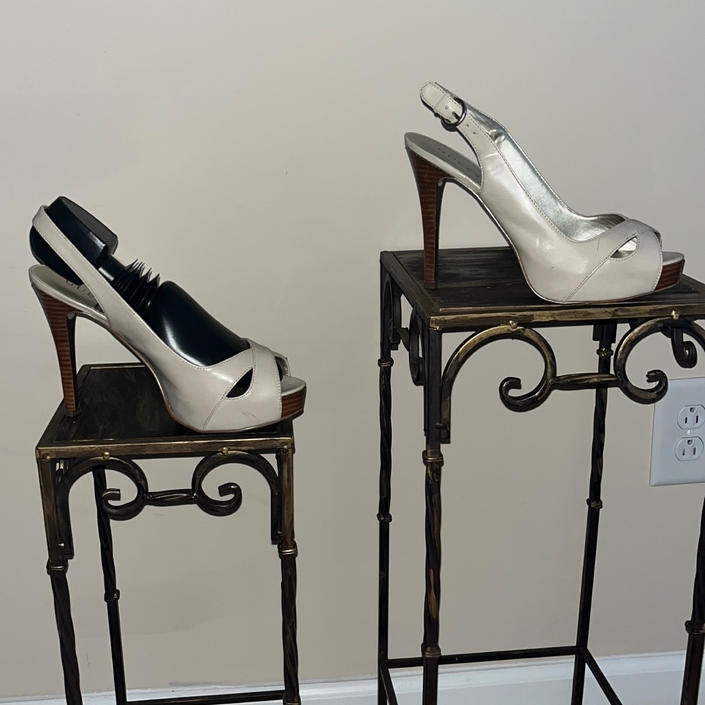 Guess Cream Patent Peep Toe Sling back Heels Size 8.5